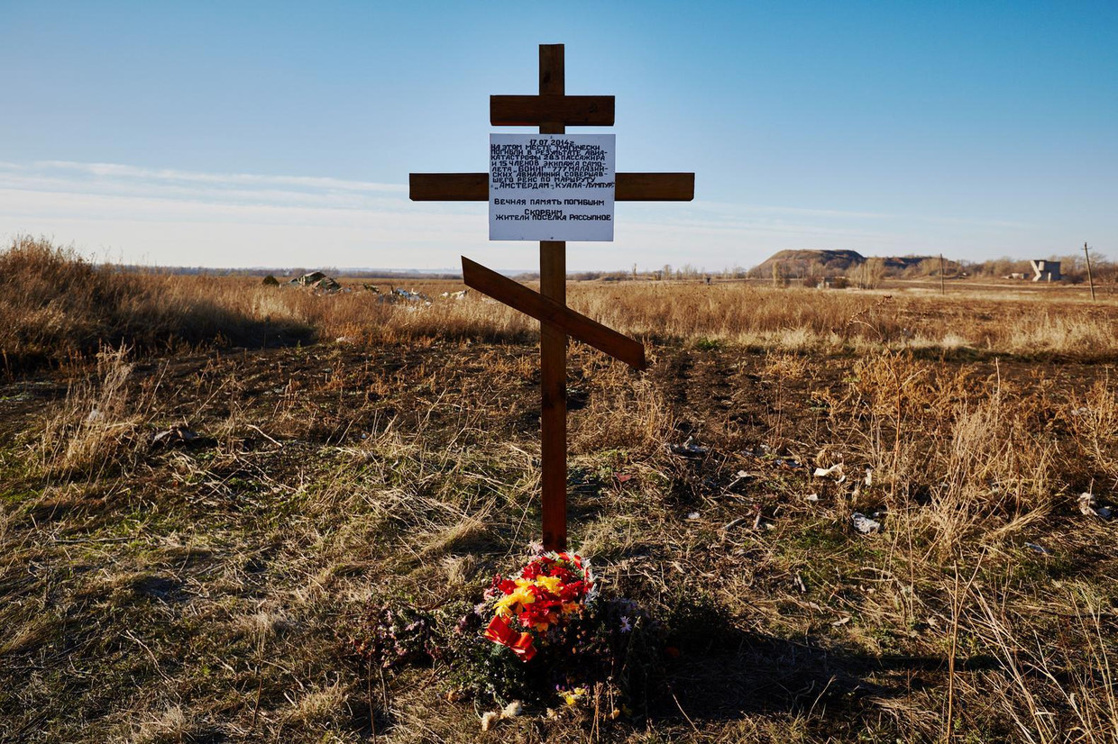 Herdenkingskruis voor de slachtoffers van de gecrashte vlucht MH17 . Beeld anp