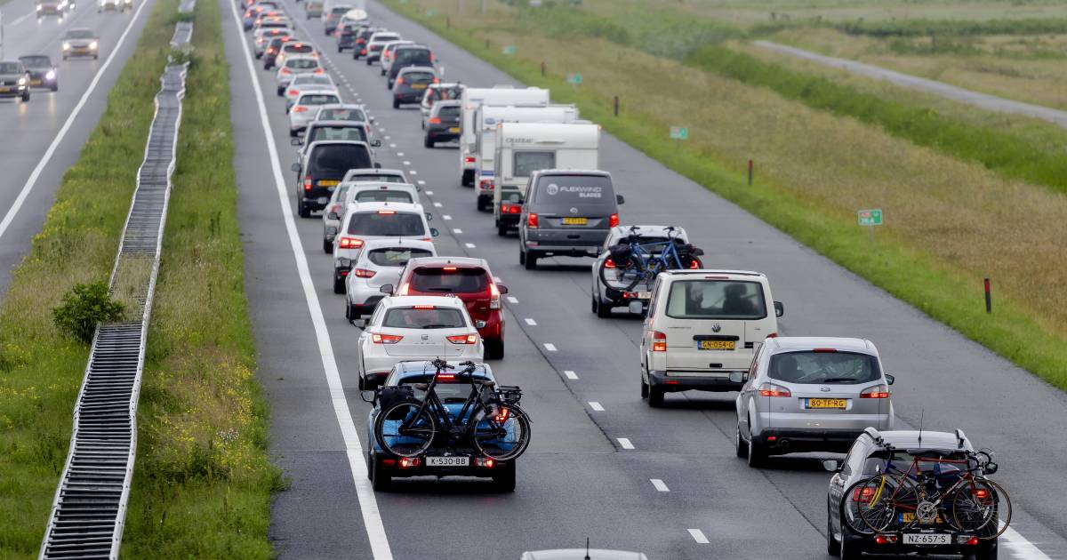 File na ongeluk op A28 bij Harderwijk: flinke vertraging richting zuiden.