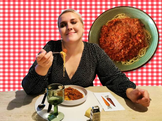 Onze spaghettispecialist test de geheime bolognese-plek van de BV’s: “Dunne slierten, piepkleine groenten en de perfecte portie”