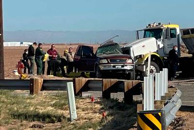 Au moins 15 morts après une collision entre une voiture de 27 occupants et un poids lourd en Californie