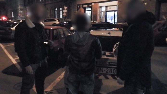 Een beeld van zijn arrestatie op 16 januari, in Boedapest.
