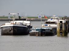 Droogte raakt scheepvaartverkeer: files bij sluizen door lagere diepgang op Kanaal Gent-Terneuzen 