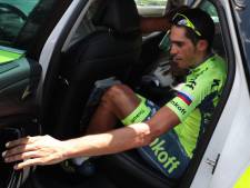 Gehavende Contador geeft op en stapt uit de Tour