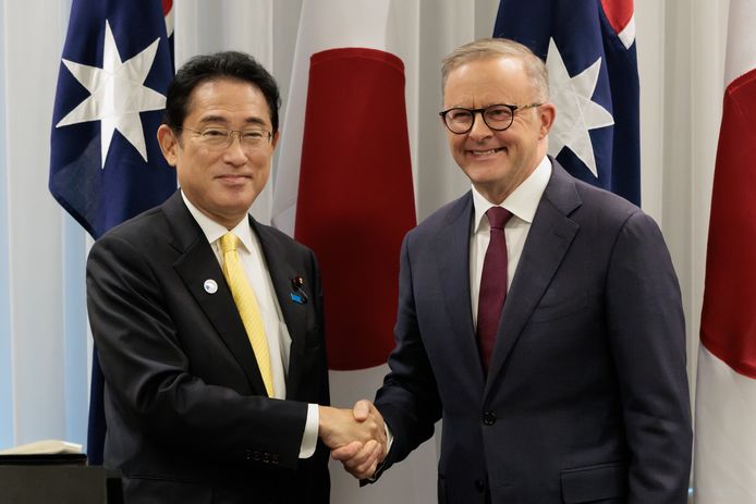 Japanse premier Kishida Fumio en Australische premier Anthony Albanese in Perth.