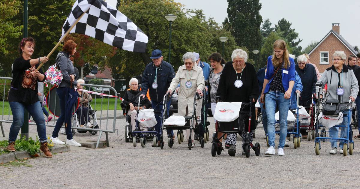 Rollator Race op veler verzoek in Wijk en Aalburg Rivierenland AD.nl