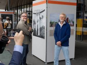 Foto-expo op het station: verstild beeld op een plek waar iedereen haast heeft