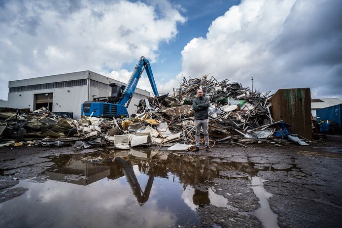 Gilles van Houtum op het terrein van Van Houtum Recycling in Arnhem.