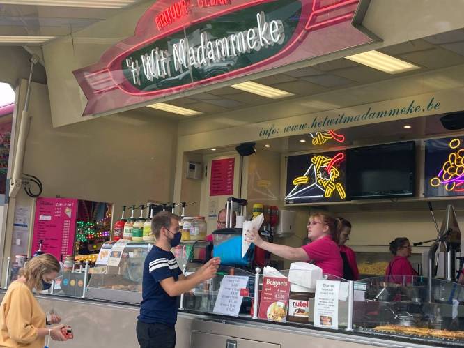 Oldtimers, optredens en avondmarkt: vier dagen kermis in Rotselaar