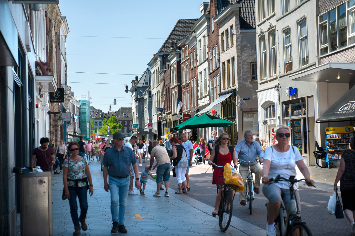 Hoe houd je iedereen uit elkaar in het Bossche centrum? In ieder geval ...