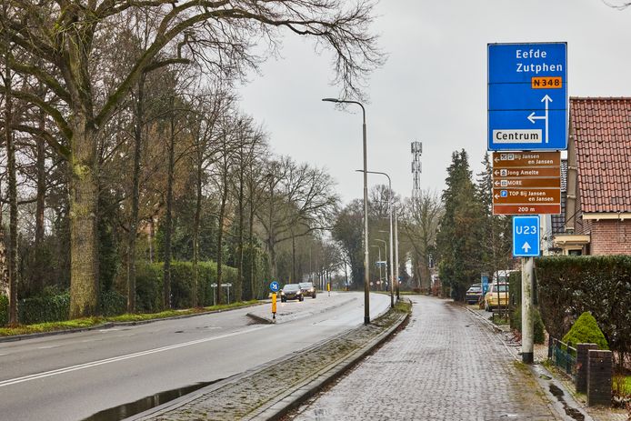 Gorssel, waar de N348 pal langs het  dorp gaat.
