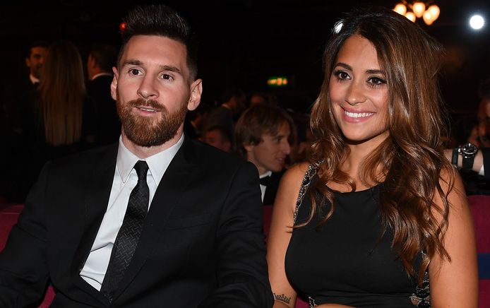 Lionel Messi met zijn kersverse vrouw Antonella Roccuzzo.