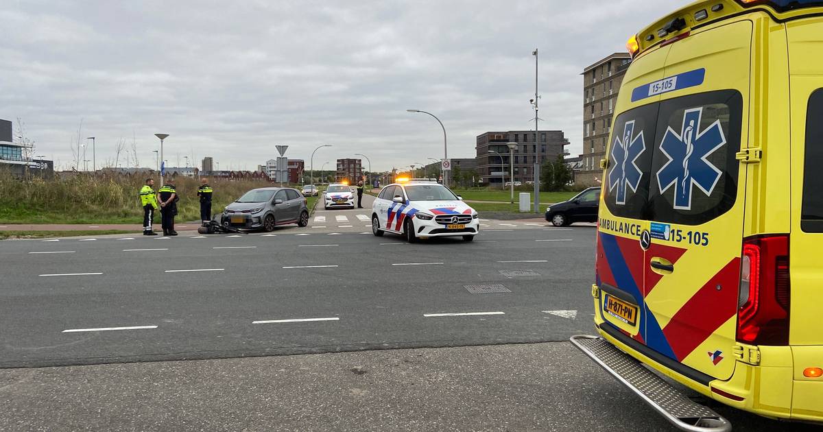 Fietser gewond na aanrijding met auto in Den Hoorn - AD