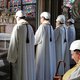 Eerste misviering sinds brand in de Notre-Dame:  priesters met witte bouwhelmen