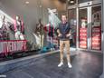 Quentin Vanderbiest in de Linea-winkel in Aalst.