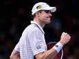 Isner accède aux demi-finales à Paris
