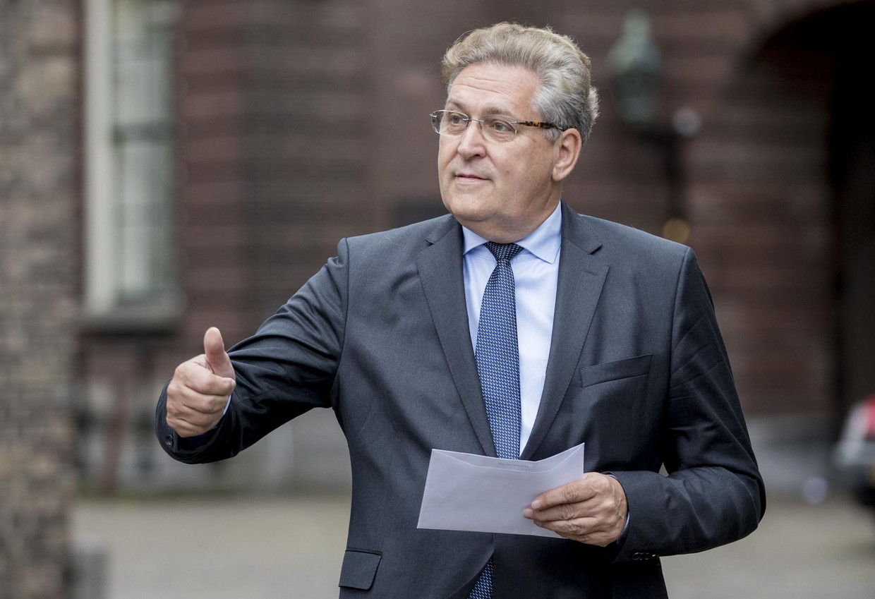 50Plus-leider Henk Krol op het Binnenhof. Beeld afp