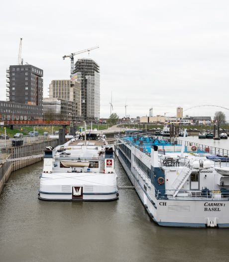 Miljoenen liters vervuild water belanden in Nijmeegse haven door fout ambtenaar, maar rechter verscheurt boete 