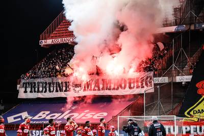 Des supporters de Charleroi ont trouvé une solution pour aider le Standard: “C’est ça, Noël”