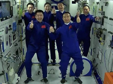 Les astronautes chinois atteignent la station spatiale Tiangong
