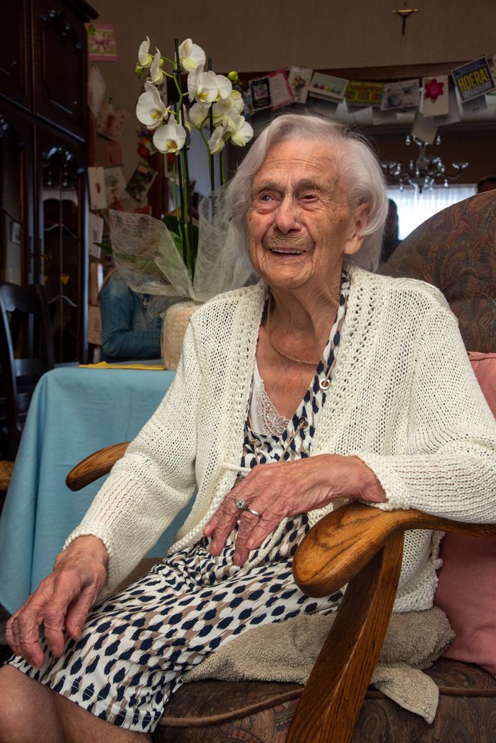 Elza De WIlde viert haar 100ste verjaardag.