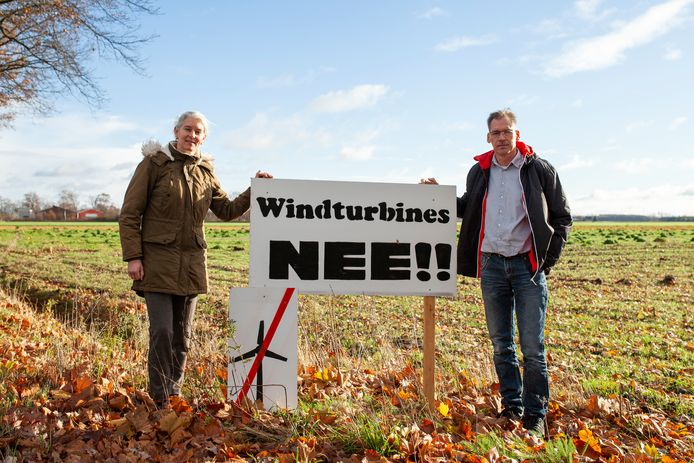 Ton van Wanrooij en Marieke van der Molen van de actiegroep De Kracht van Stilte.