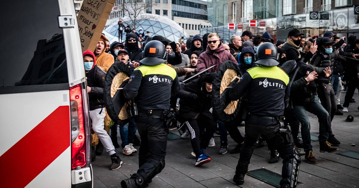 Wie zijn de relschoppers in Nederland en waarom loopt het er zo uit de