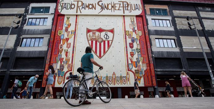Het Sanchez Pizjuan in Sevilla, waar vanavond een bijzonder speciale 'El Gran Derbi' gespeeld wordt.