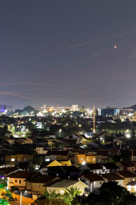 Tel-Aviv entre en 2024 avec un barrage de roquettes tirées depuis Gaza