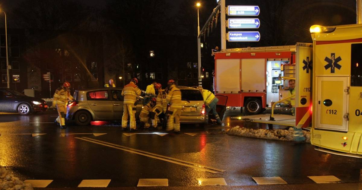 Twee gewonden bij ongeval met 45km-wagentje in Zwolle.