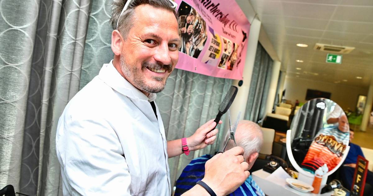 Barbier Mister Steve legt bewoners wzc Zilverberg in de watten “Als de berg niet naar Mozes