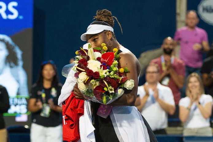 Serena Williams pinkt een traantje weg.