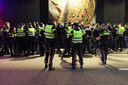 Een groep PEC Zwolle-aanhangers is zaterdagavond opgepakt in Eindhoven.