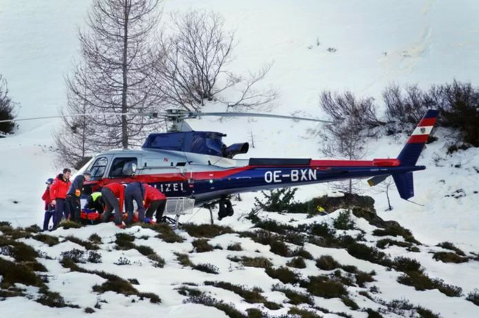Three skiers fell into the depths on January 1, 2023. Dutchwoman Inge dies.  Her friend Lisa and a German skier were seriously injured.  The picture shows the rescue work.