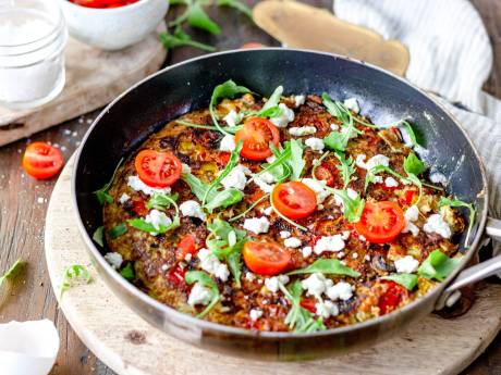 Wat Eten We Vandaag: Frittata met tomaat, champignon, paprika en feta