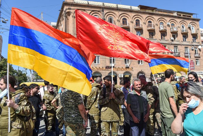 Vrijwilligers van de Armeense revolutionaire Federatie melden zich vandaag om naar het front te trekken.