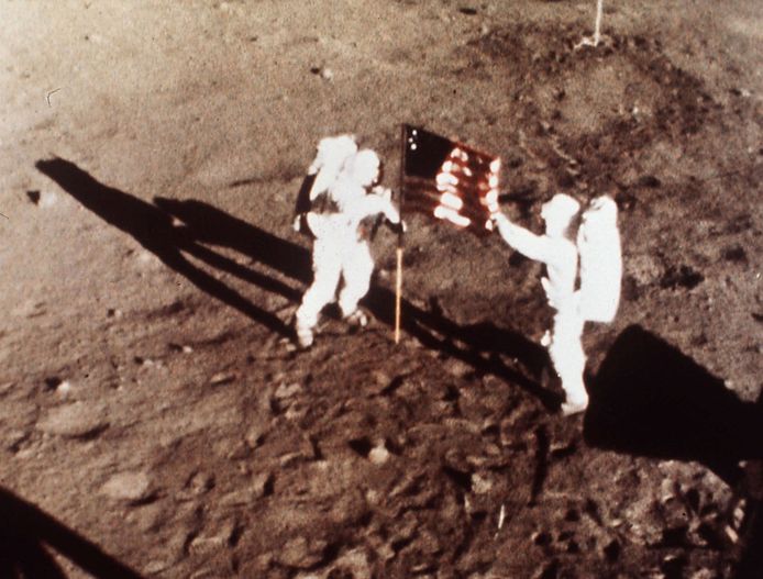 Neil Armstrong en Edwin E. Aldrin plantten op 20 juli 1969 een Amerikaanse vlag op de maan. Slechts tien anderen zetten ooit voet op aarde. Op een dertiende persoon is het nog zeker enkele jaren wachten.