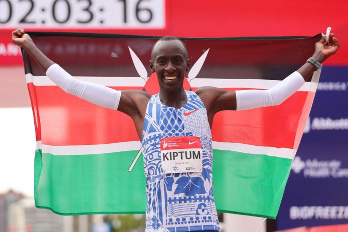 Kelvin Kiptum, na zijn wereldrecord op de marathon van Chicago.