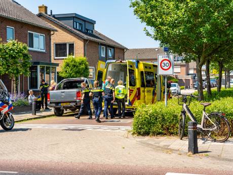 Fietser raakt gewond bij aanrijding op kruising in Bunschoten-Spakenburg