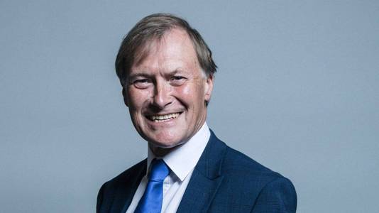 Sir David Amess werd vrijdag doodgestoken tijdens een 'constituency surgery' in zijn eigen district.