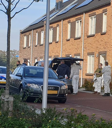 Doorbraak in onderzoek naar aanslag op Enschedese advocaat? Politie valt woning Hengelo binnen
