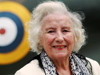 “Ze zong de nazi’s de dood in”: Britten verliezen na overlijden van 103-jarige zangeres Vera Lynn hun nationaal symbool van hoop
