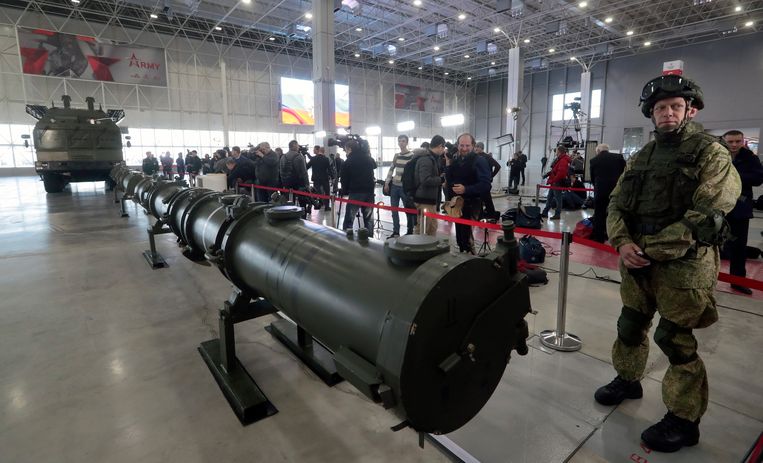 In januari toonden de Russen een raket, die volgens de Navo een groter bereik heeft dan volgens het INF-verdrag is toegestaan. Volgens Moskou blijft het wapen keurig binnen de grens van 500 kilometer.  Beeld EPA 