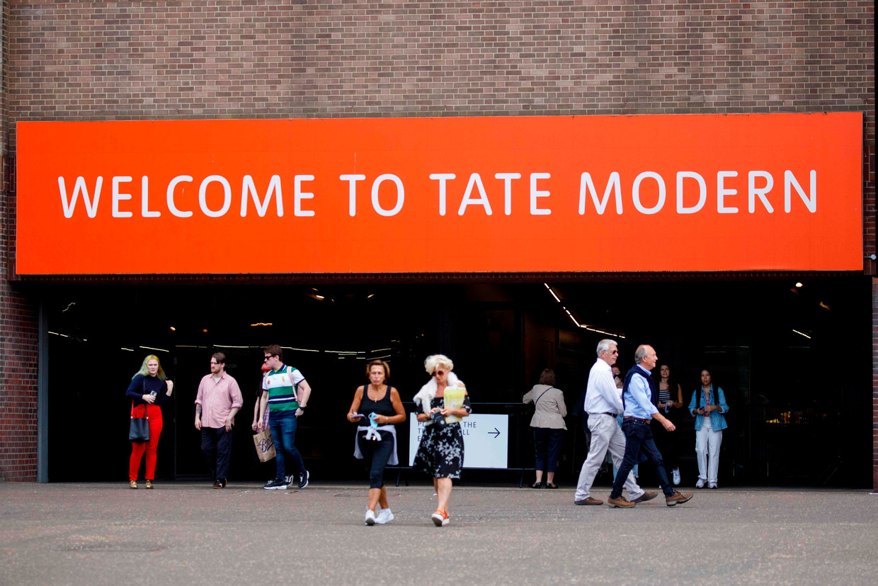 Het Tate Modern in Londen. Op 2 augustus vervalt de quarantaineplicht voor volledig gevaccineerden uit de EU en een aantal andere landen. Beeld AFP