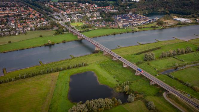 Streep door aanleg wegen en spoor, maar verlenging A15 en bredere brug Rhenen niet in gevaar