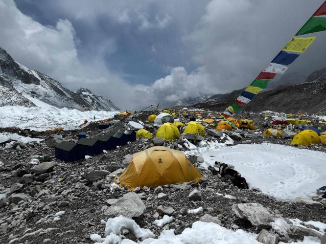 Corona-uitbraak onder klimmers Mount Everest: regering weigert maatregelen
