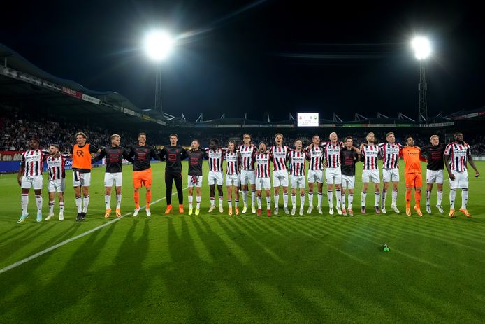De spelers van Willem II na de zege op ADO Den Haag.