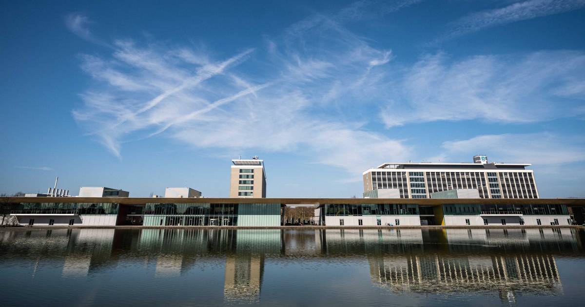 Miljardair Marcel Boekhoorn sluit megadeal | Eindhoven | AD.nl