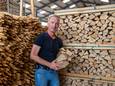 Willem Termaat van Haardhout Harderwijk: ,,Het is een hele uitdaging, maar lukt nog steeds om houtleveranciers te vinden. Ja, wel steeds verder weg. Ons hout komt uit het Oostblok.”