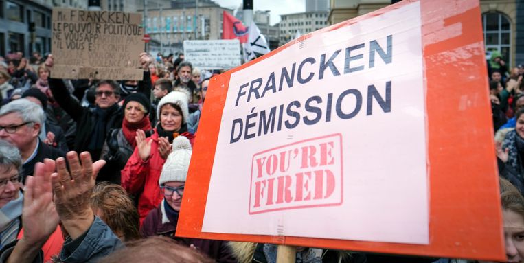 Een protestactie tegen het vluchtelingenbeleid van Theo Francken, in december. Amnesty herinnert eraan dat België het internationaal recht heeft geschonden bij de uitwijzing van mensen naar Sudan. Beeld EPA