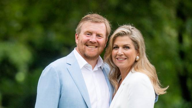 Koningspaar reageert op foto Grieks restaurant: ‘We hadden afstand moeten houden’